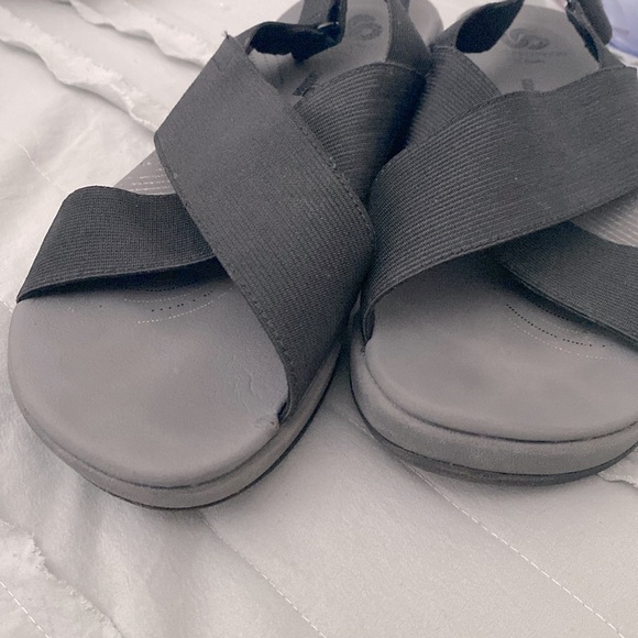 Clarks Cloudsteppers Arla Kaydin Sandals Women Sz 7 Black Cross Strap Slingback - Picture 4 of 6